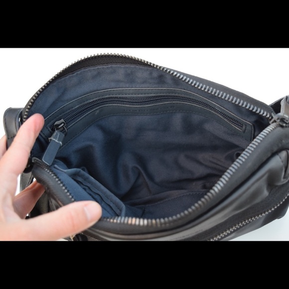 French connection cross body bag - Picture 6 of 8